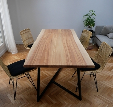 KAYA – Table live edge